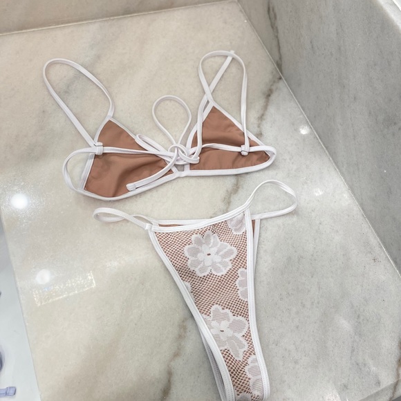 Andi Bagus Ava bikini - Picture 3 of 5